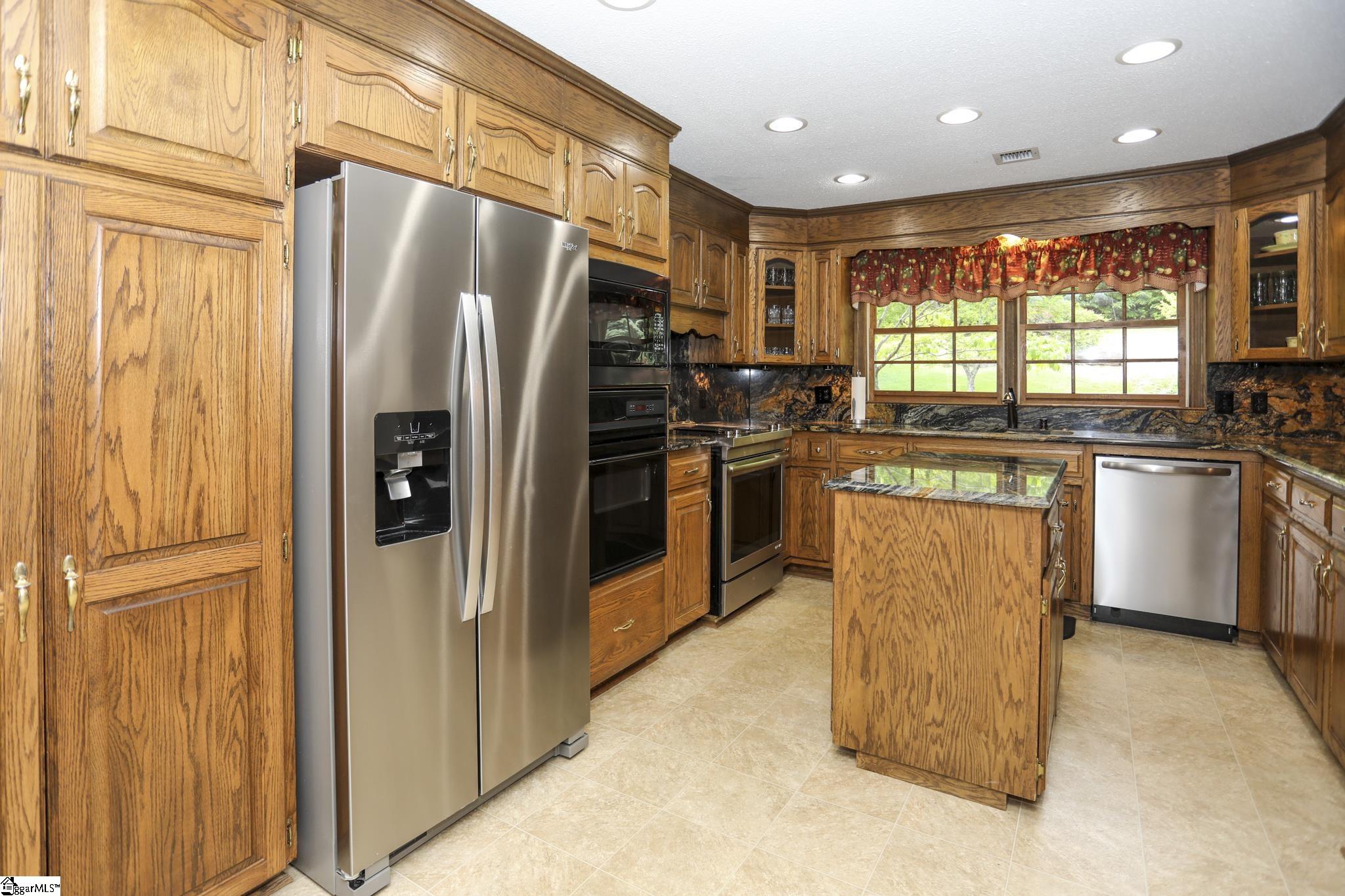 805 Glassy Road Landrum, SC 29356 - Photo 7 of 35 Gallery Image 7
