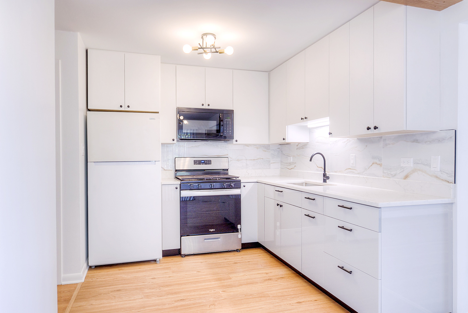 8125 South Roberts Road, Unit 3N Bridgeview, IL 60455 - Photo 2 of 20 Gallery Image 2
