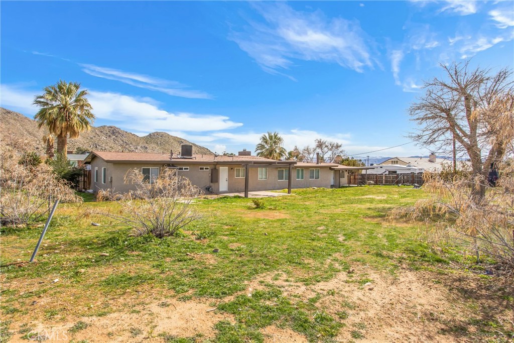 15944 Wintun Road Apple Valley, CA 92307 - Photo 30 of 53 Rear yard