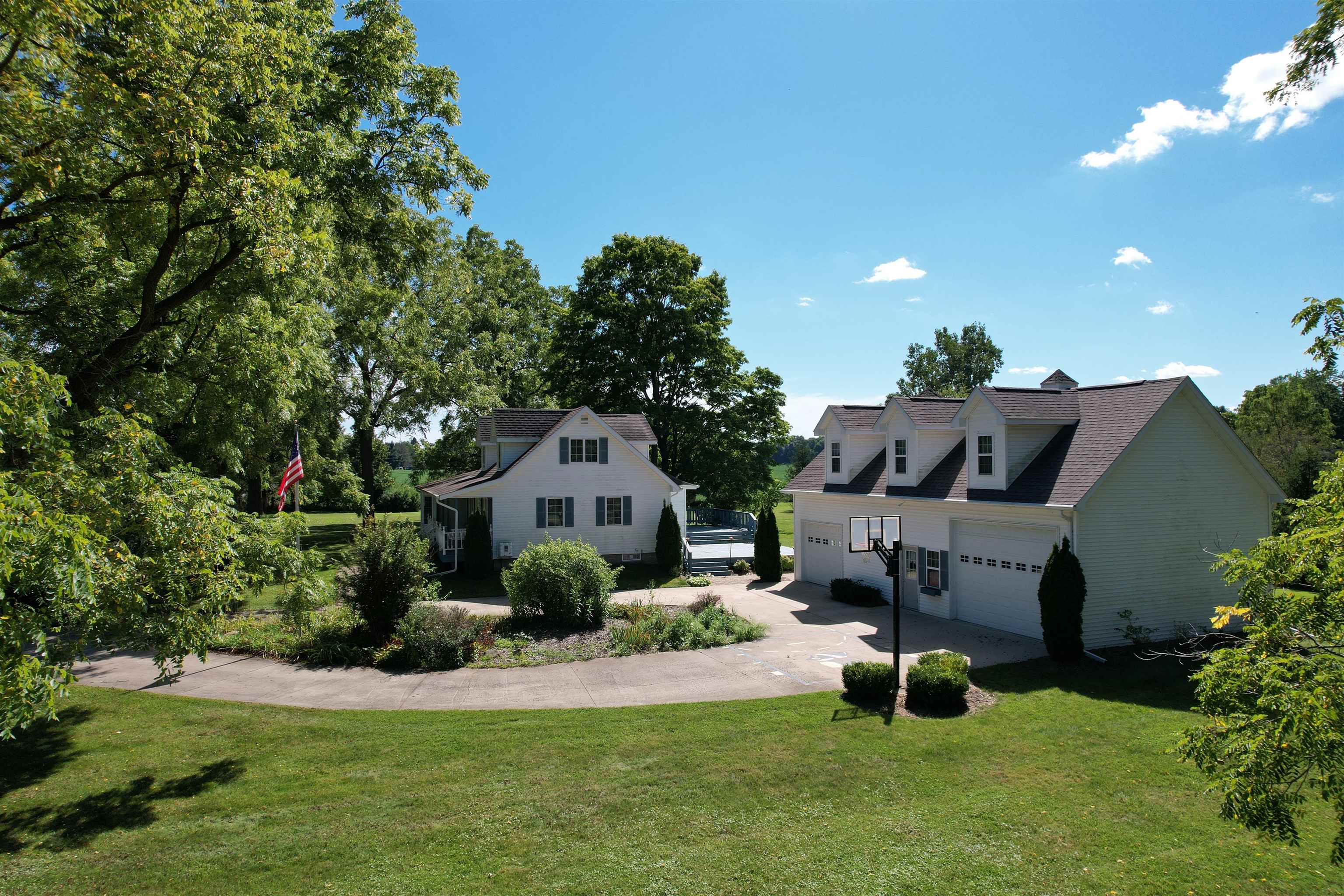 4946 Bancroft Road Durand, MI 48429 - Photo 2 of 54 50155287-041d815d-51f9-4a87-8593-94cec17c54c7.JPG