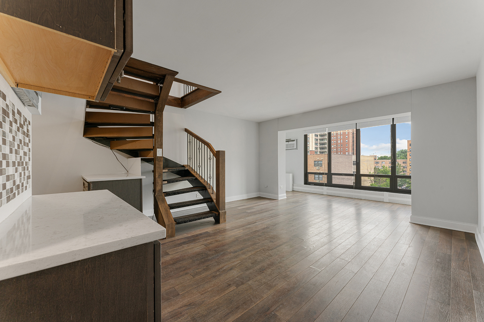 6166 North Sheridan Road, Unit 4A Chicago, IL 60660 - Photo 2 of 19 Gallery Image 2