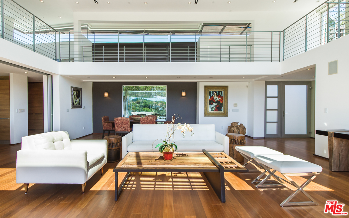 357 North Bonhill Road Los Angeles, CA 90049 - Photo 11 of 51