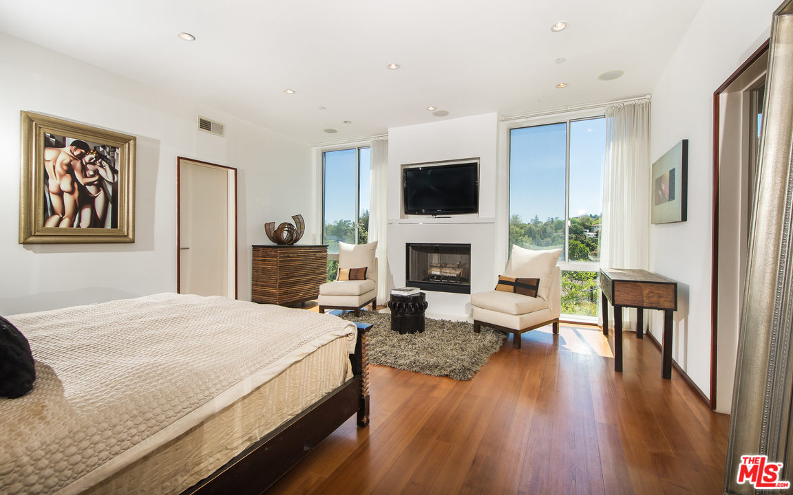 357 North Bonhill Road Los Angeles, CA 90049 - Photo 20 of 51