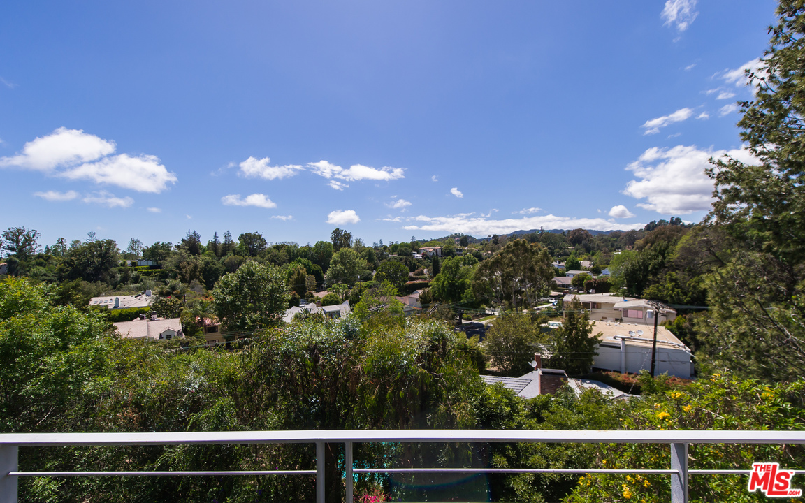 357 North Bonhill Road Los Angeles, CA 90049 - Photo 27 of 51