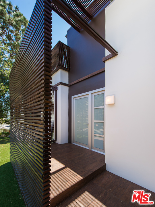 357 North Bonhill Road Los Angeles, CA 90049 - Photo 4 of 51