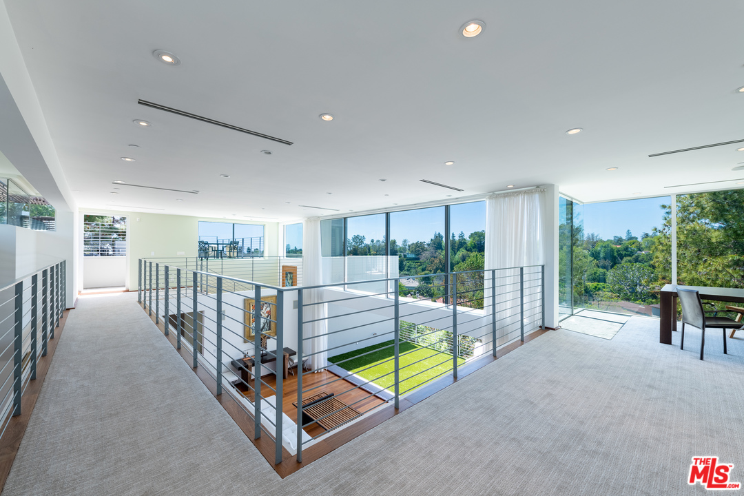 357 North Bonhill Road Los Angeles, CA 90049 - Photo 34 of 51