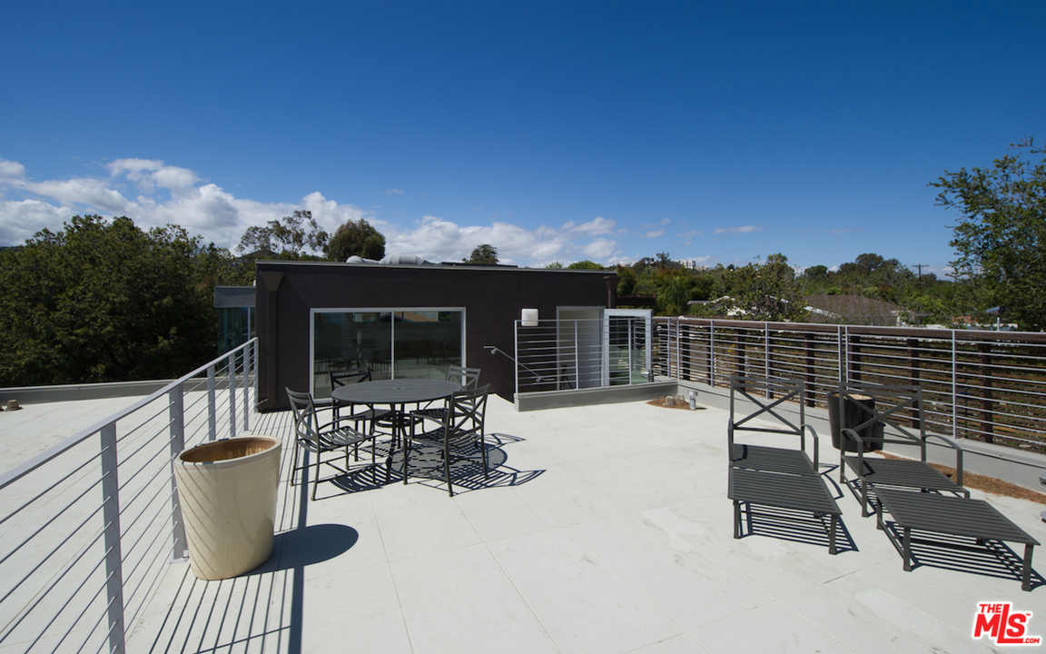 357 North Bonhill Road Los Angeles, CA 90049 - Photo 41 of 51