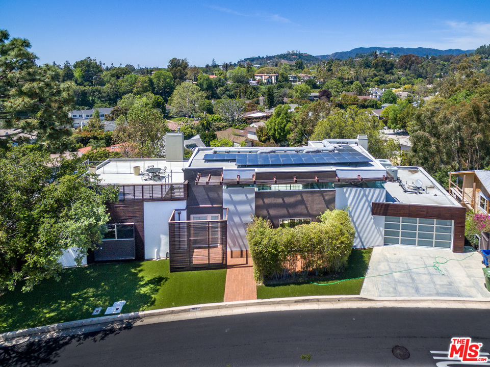 357 North Bonhill Road Los Angeles, CA 90049 - Photo 49 of 51