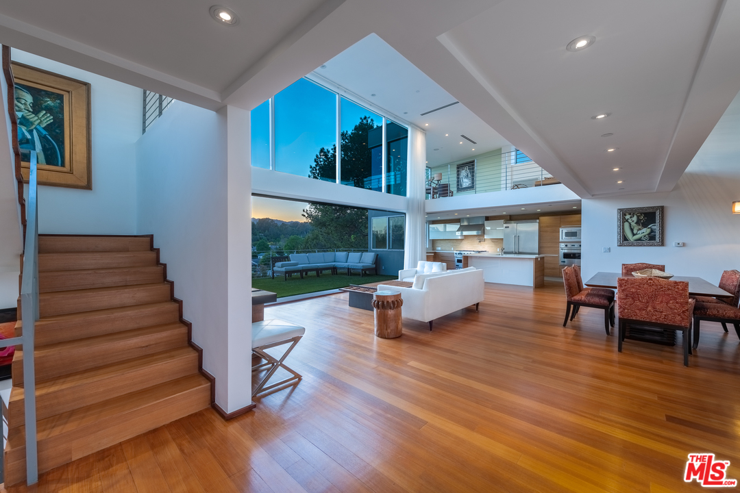 357 North Bonhill Road Los Angeles, CA 90049 - Photo 7 of 51