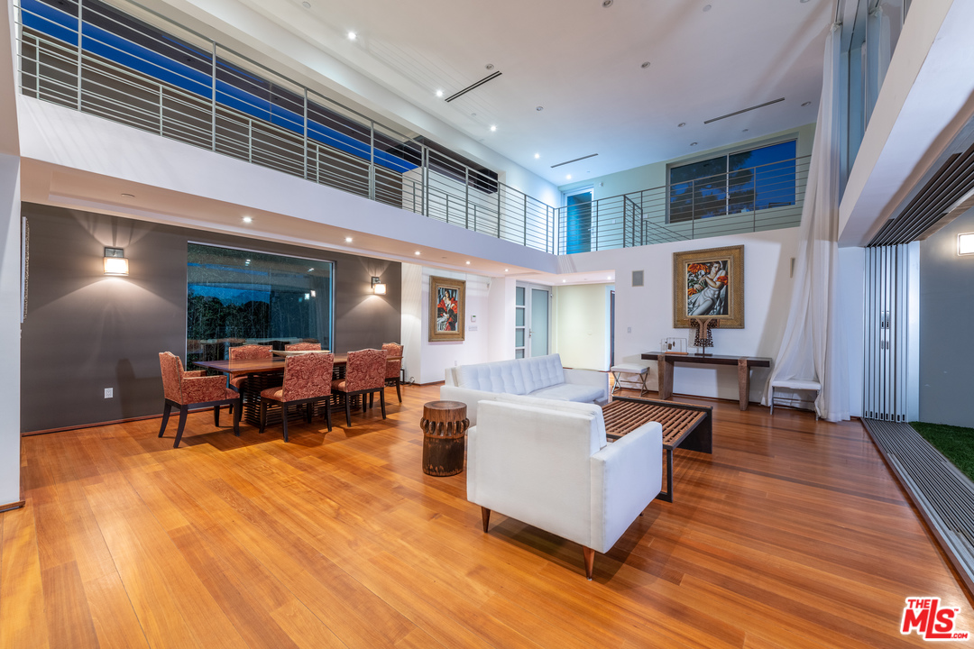 357 North Bonhill Road Los Angeles, CA 90049 - Photo 8 of 51