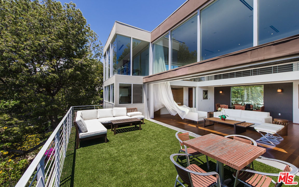 357 North Bonhill Road Los Angeles, CA 90049 - Photo 10 of 51