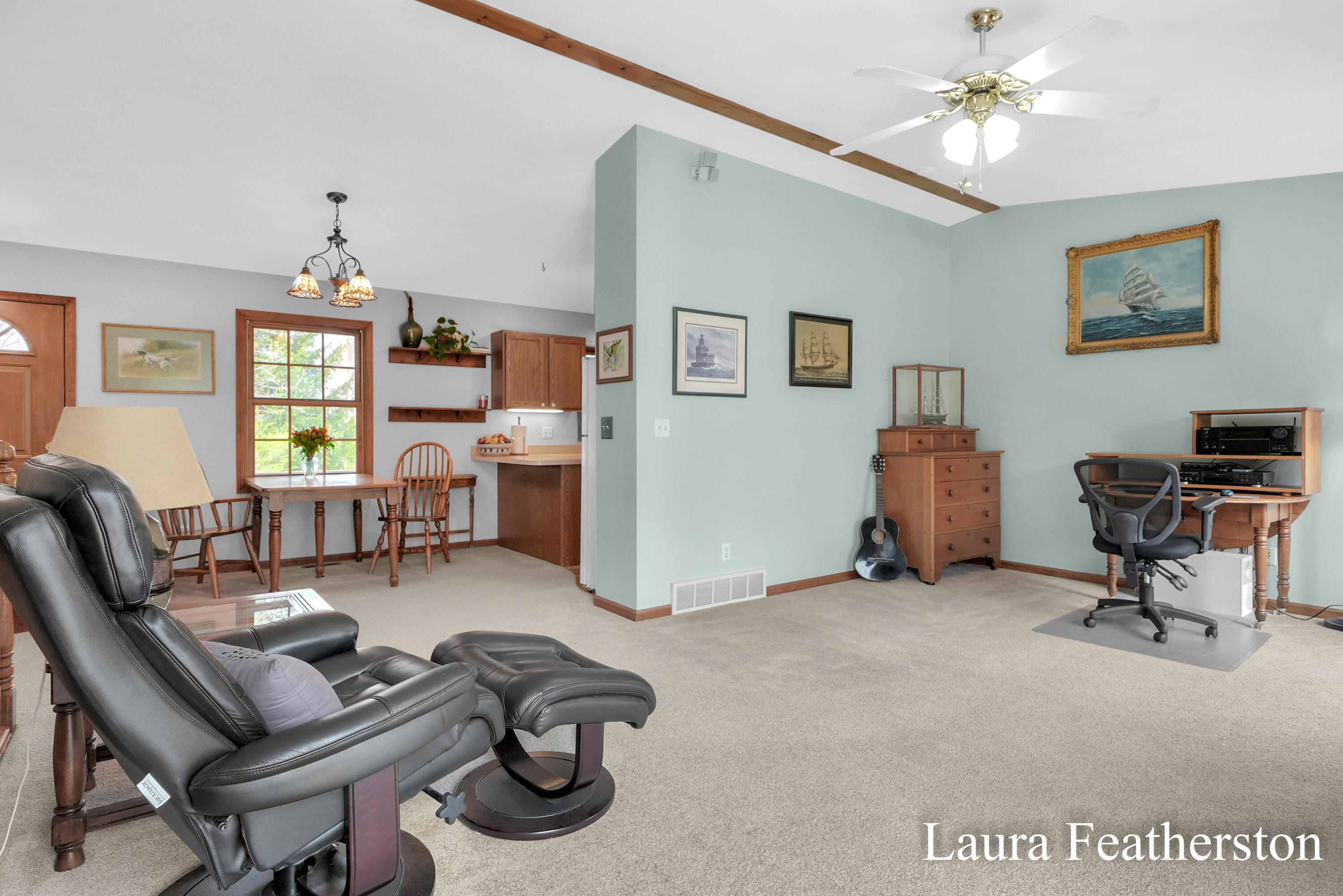 5610 Ritchie Run Cedar Springs, MI 49319 - Photo 8 of 62 Living Room