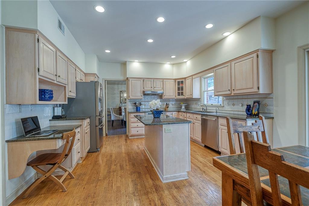 921 Settlers Ridge Road Pittsburgh, PA 15238 - Photo 5 of 25 Gallery Image 5
