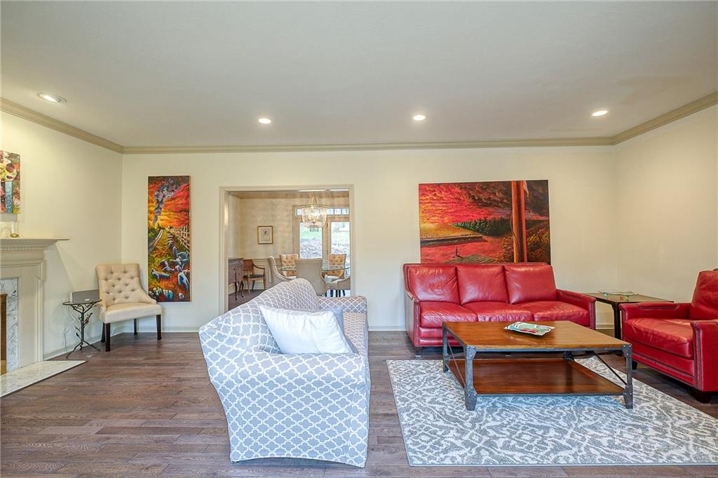 921 Settlers Ridge Road Pittsburgh, PA 15238 - Photo 7 of 25 Gallery Image 7