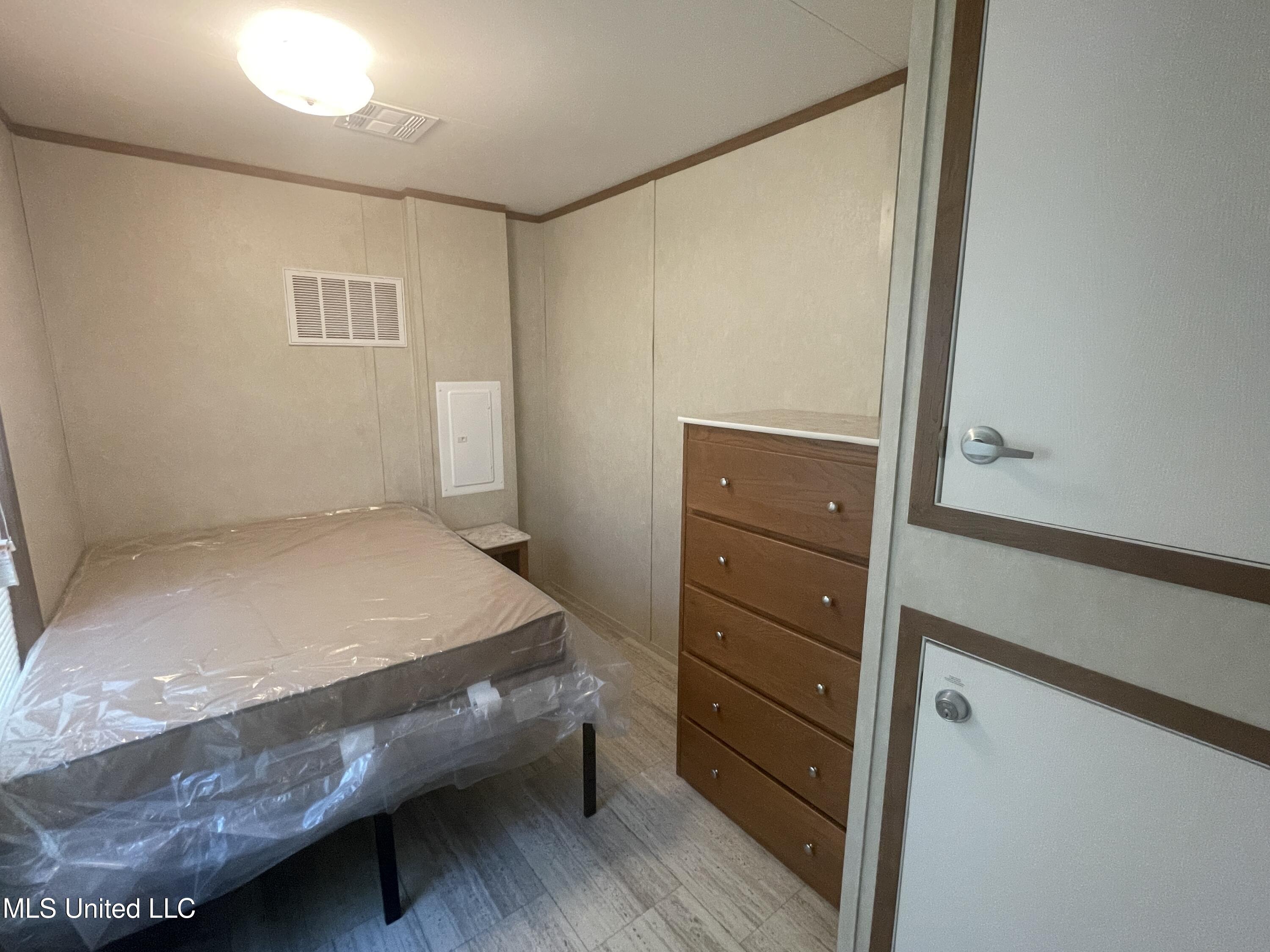 12465 Canal Road, Unit B Gulfport, MS 39503 - Photo 10 of 13 IMG_2882