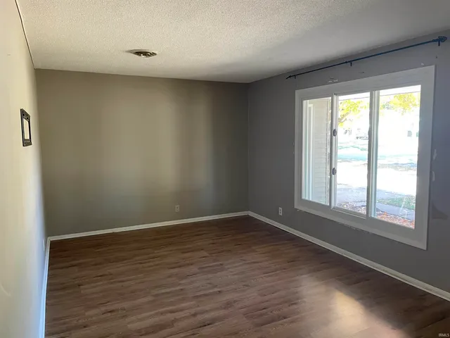 $229,000 | 2117 West Sacramento Drive, Muncie, IN 47303