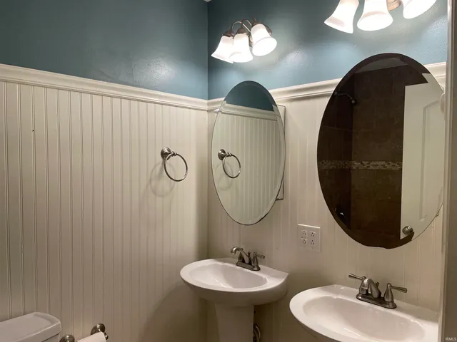 $229,000 | 2117 West Sacramento Drive, Muncie, IN 47303