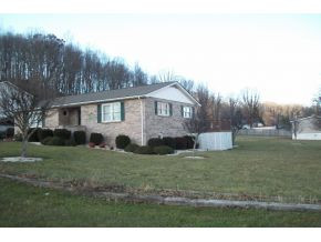734 Birchfield Road Wise, VA 24293 - Photo 7 of 24 Large Yard