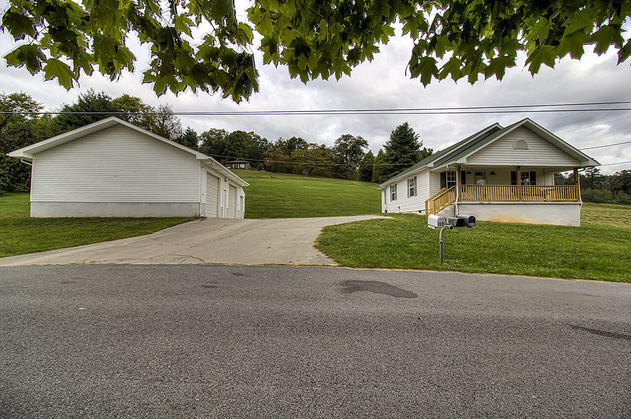 117 Spring Street Maynardville, TN 37807 - Photo 1 of 36 A3146FBA-7FBC-40AD-B2F3-1CF613E590F0
