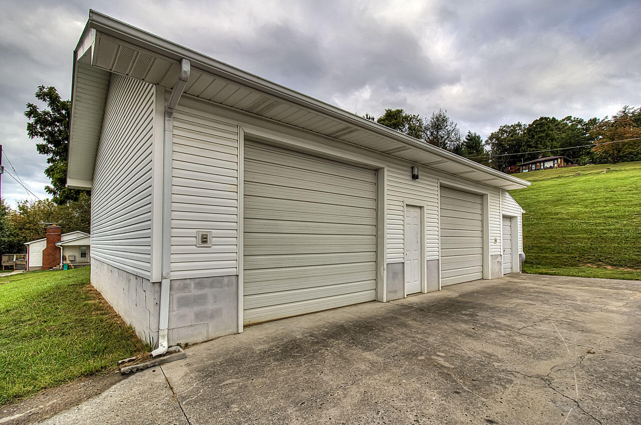 117 Spring Street Maynardville, TN 37807 - Photo 3 of 36 675DFD0D-3811-4852-87C6-402FC115FA57