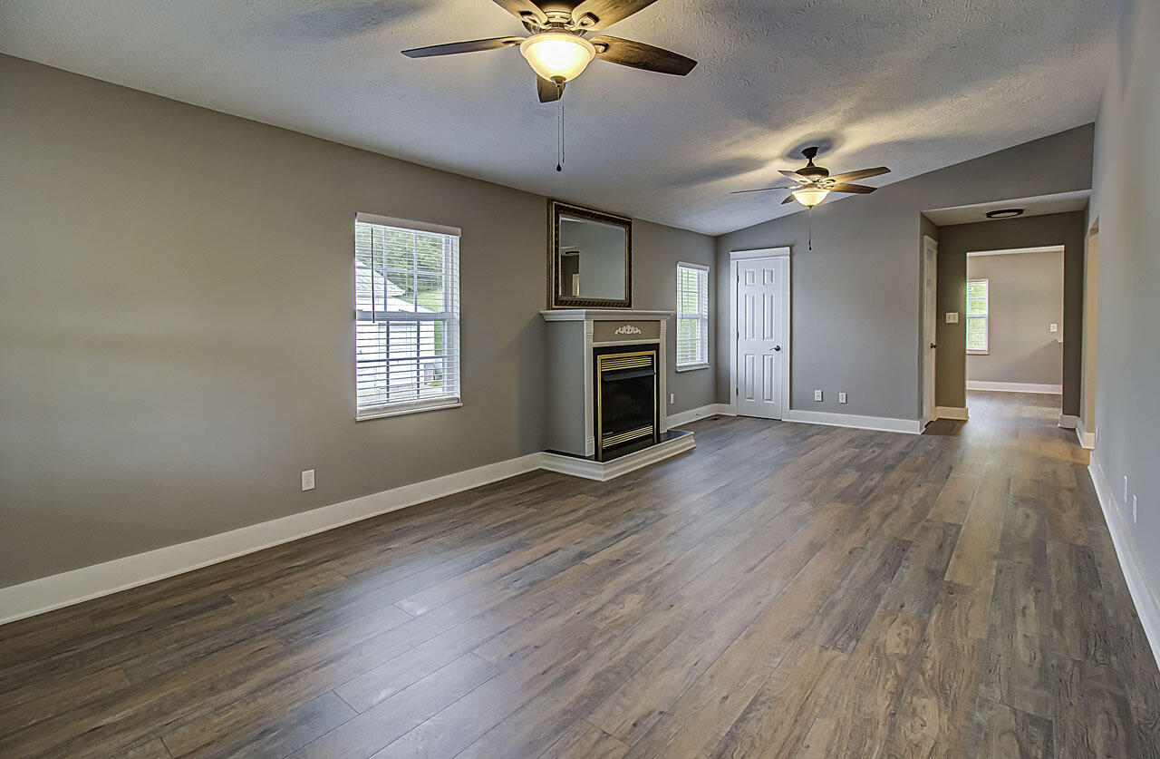 117 Spring Street Maynardville, TN 37807 - Photo 25 of 36 AC1F0E31-F5B7-4719-A6D3-7911A5D2A45D