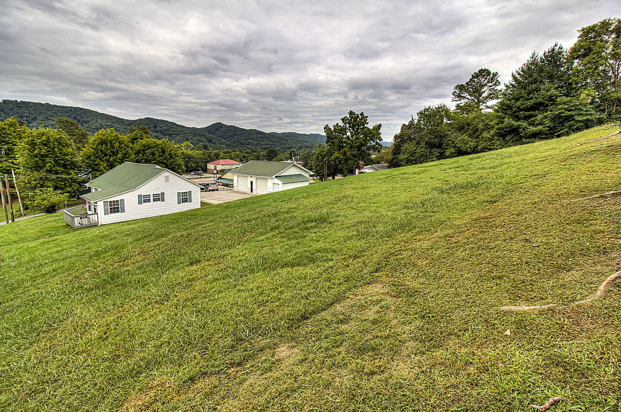 117 Spring Street Maynardville, TN 37807 - Photo 7 of 36 91625AA3-97A2-494D-AD89-9BEA6349CEDF