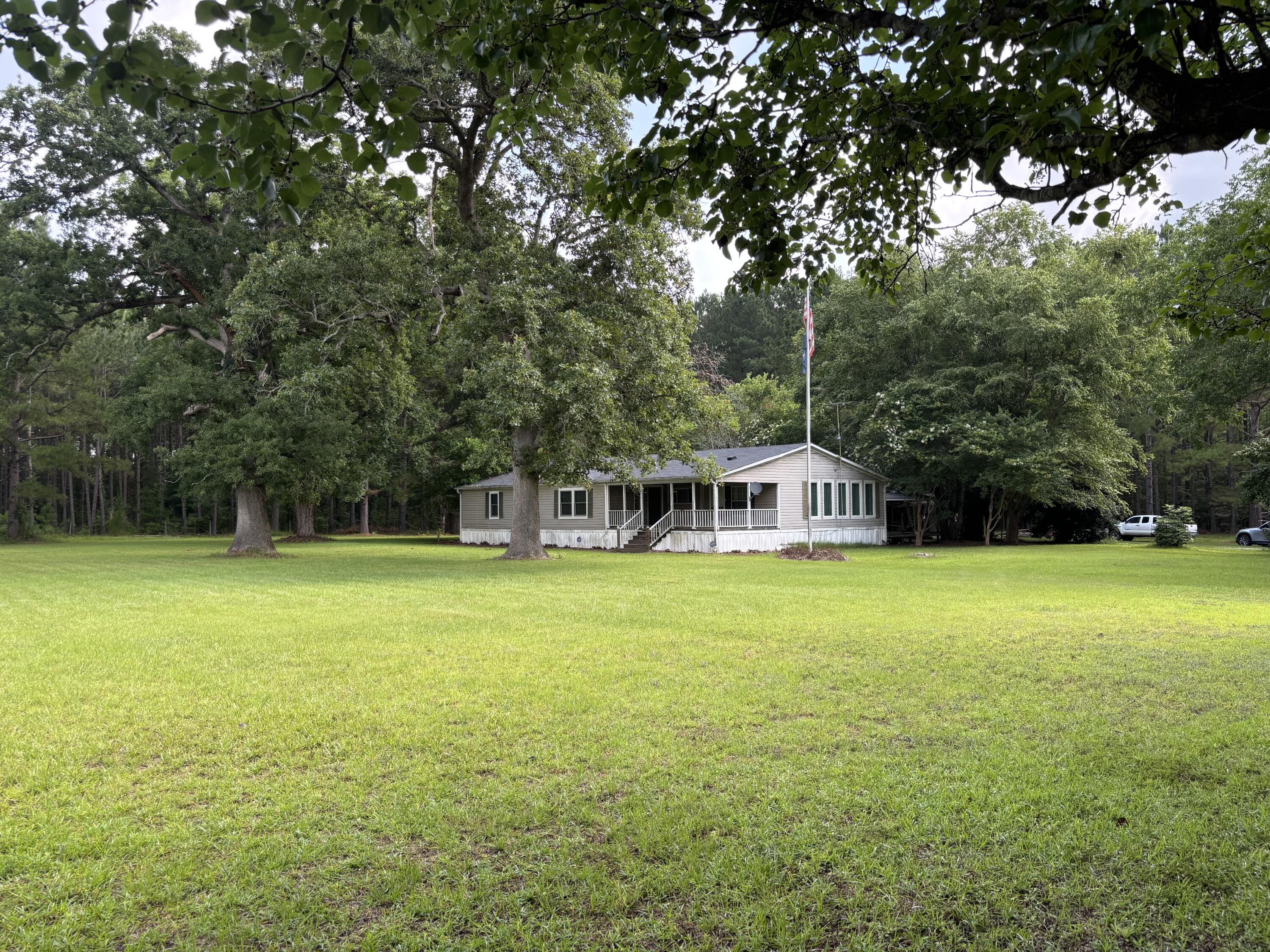 271 State Rd S-38-1891 Elloree, SC 29047 - Photo 2 of 17 IMG_4684