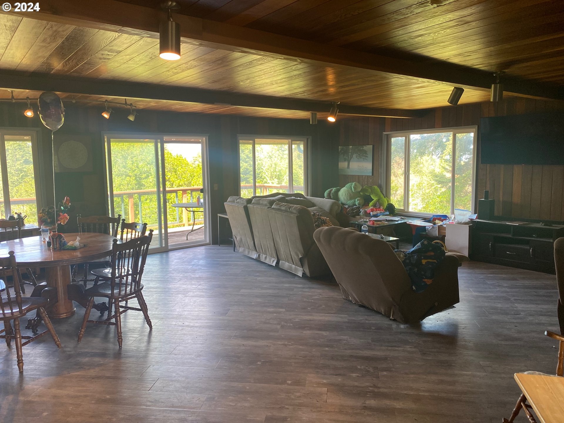 55142 Skyview Road Bandon, OR 97411 - Photo 17 of 48 Family Room