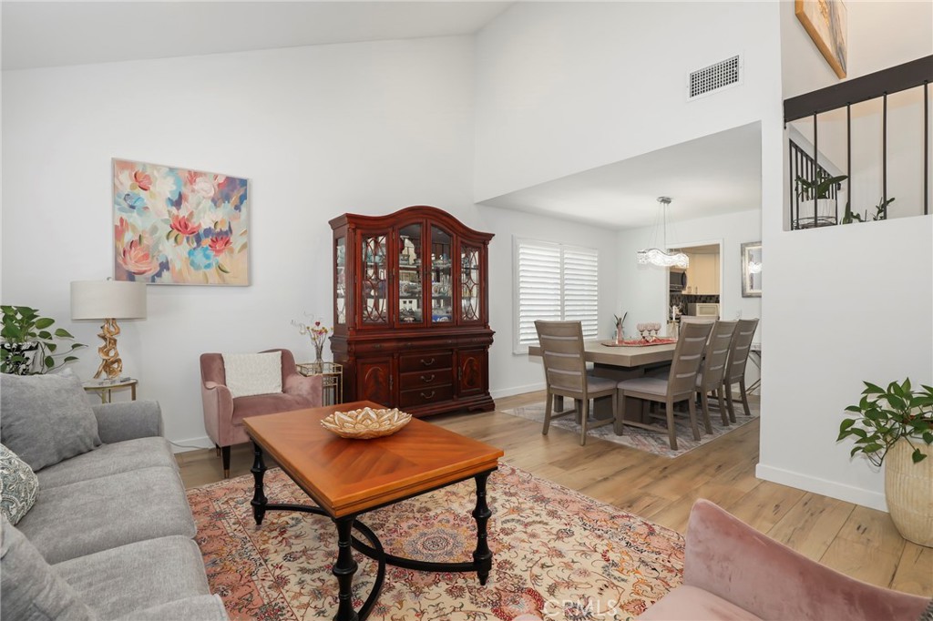 20604 Lemmer Street Chatsworth, CA 91311 - Photo 6 of 48 Gallery Image 6