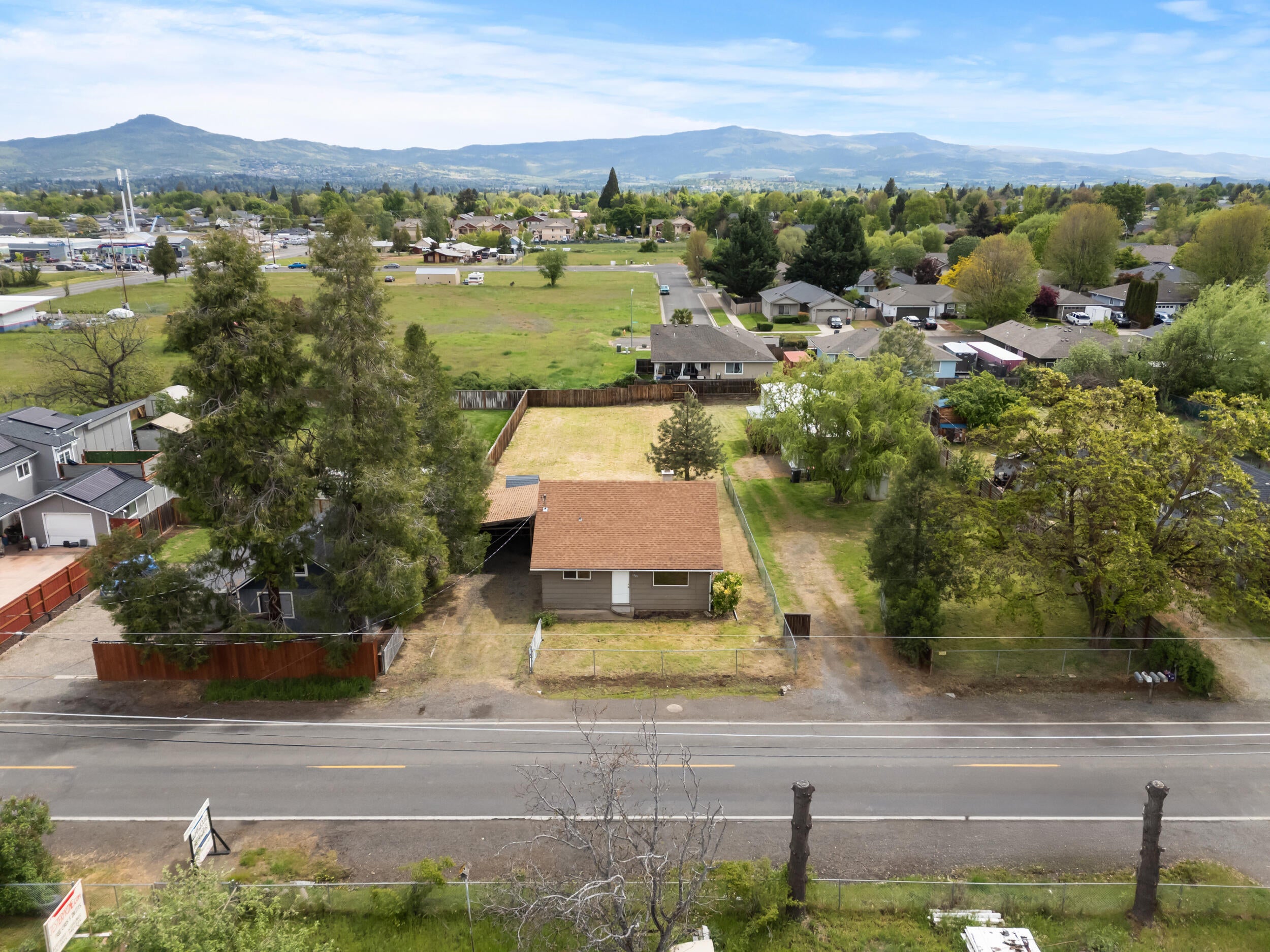 1281 Thomas Road Medford, OR 97501 - Photo 18 of 19 _1281 Thomas Rd_ Medford_ OR 97501-Dr-01