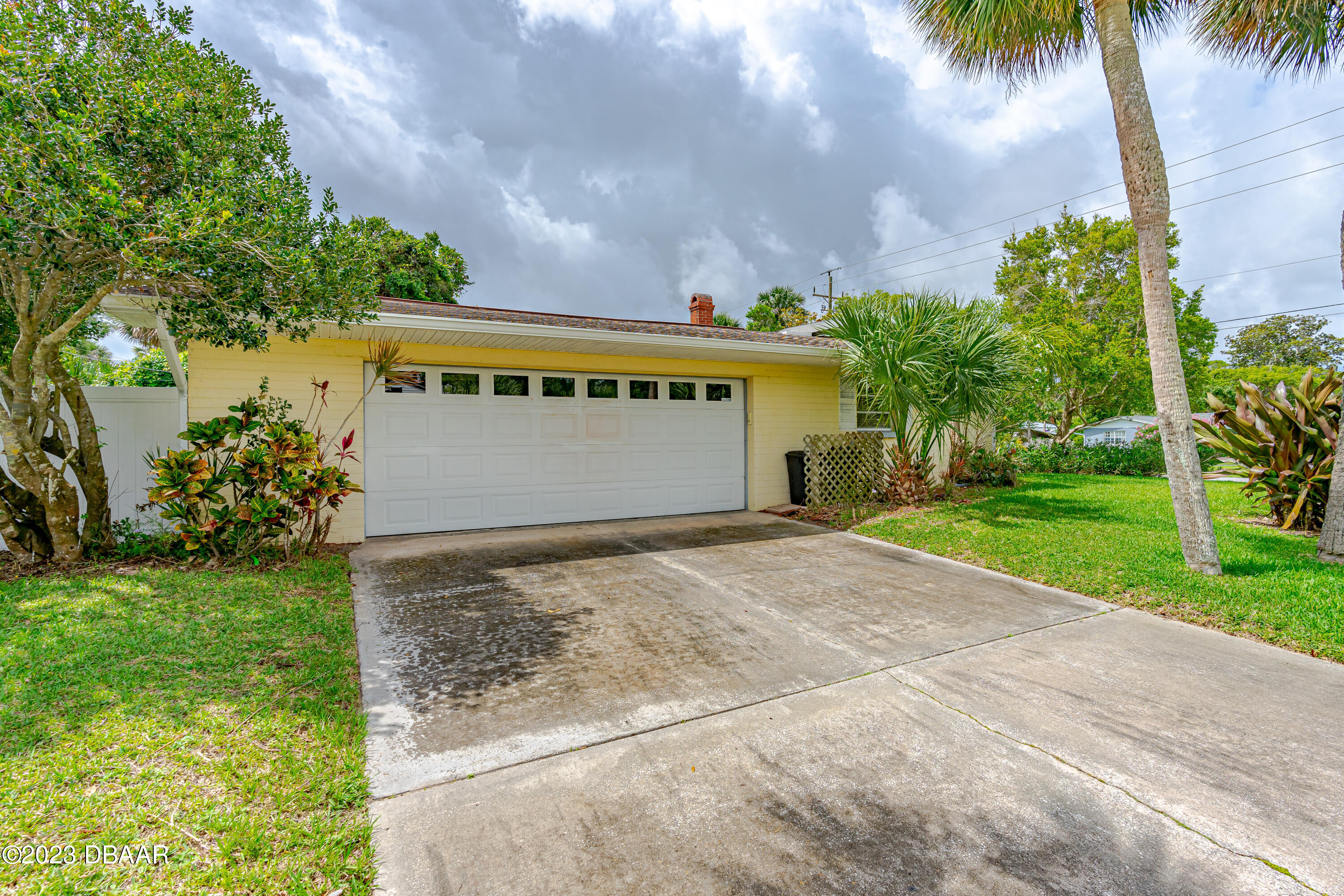 267 South Halifax Drive Ormond Beach, FL 32176 - Photo 7 of 47 a sign that is on the side of a building