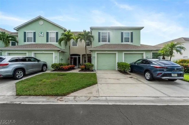 $210,000 | 3637 Pine Oak Circle, Unit 105, Fort Myers, FL 33916