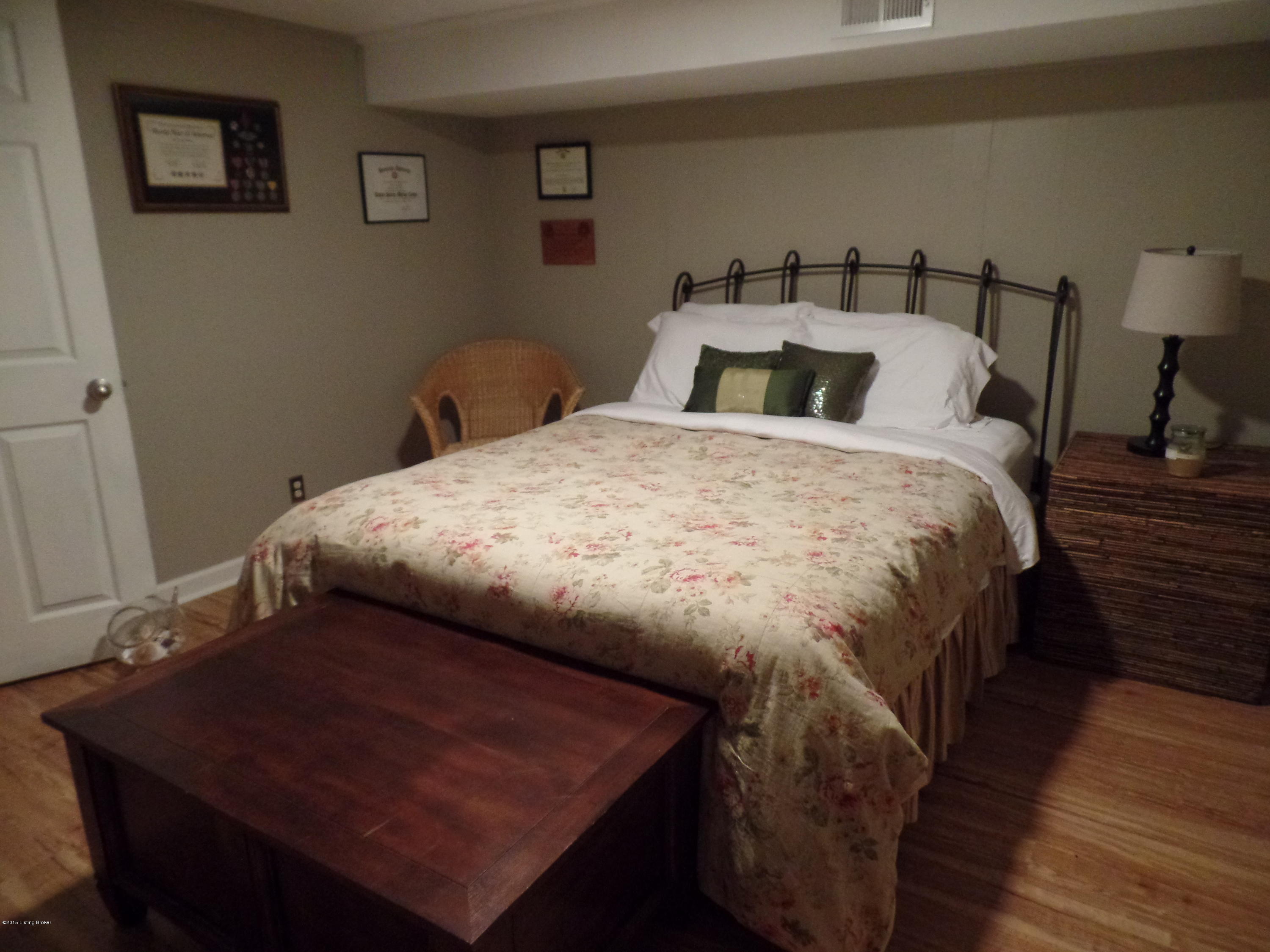 816 Perryman Road Louisville, KY 40207 - Photo 21 of 24 2015-05-01 17.52.11