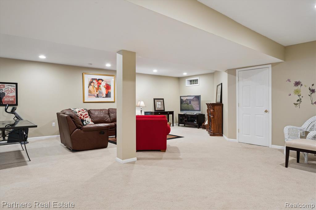 1369 Hunter Road Brighton, MI 48114 - Photo 36 of 50