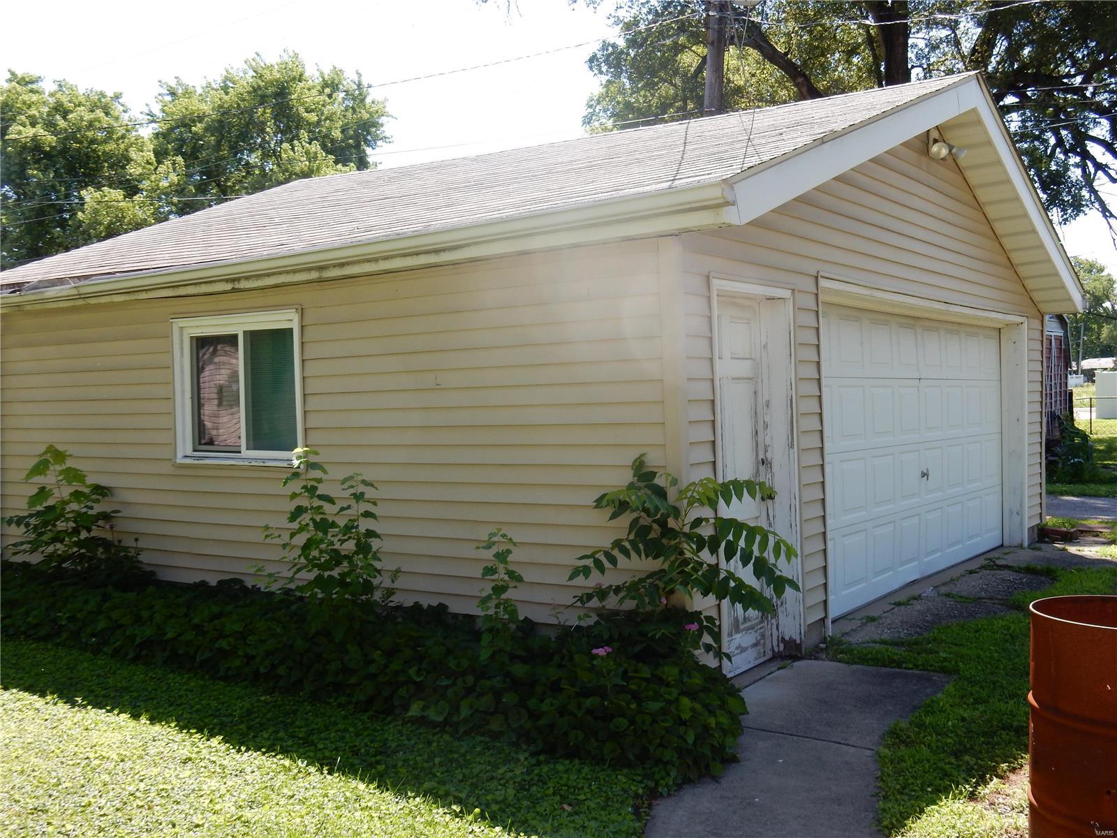 4604 Nameoki Road Granite City, IL 62040 - Photo 3 of 24 Gallery Image 3