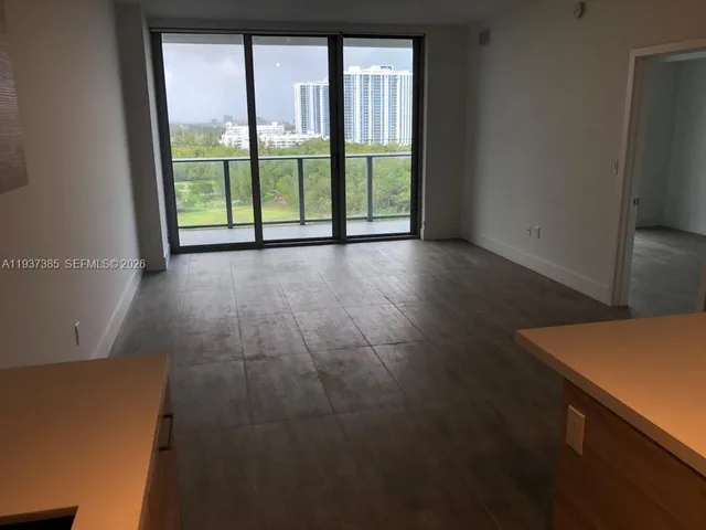 $3,700 | 16385 Biscayne Boulevard, Unit 1005, North Miami Beach, FL 33160
