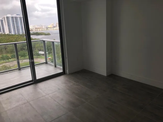 $3,700 | 16385 Biscayne Boulevard, Unit 1005, North Miami Beach, FL 33160