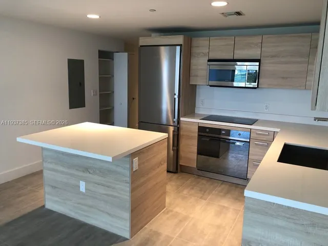 $3,700 | 16385 Biscayne Boulevard, Unit 1005, North Miami Beach, FL 33160