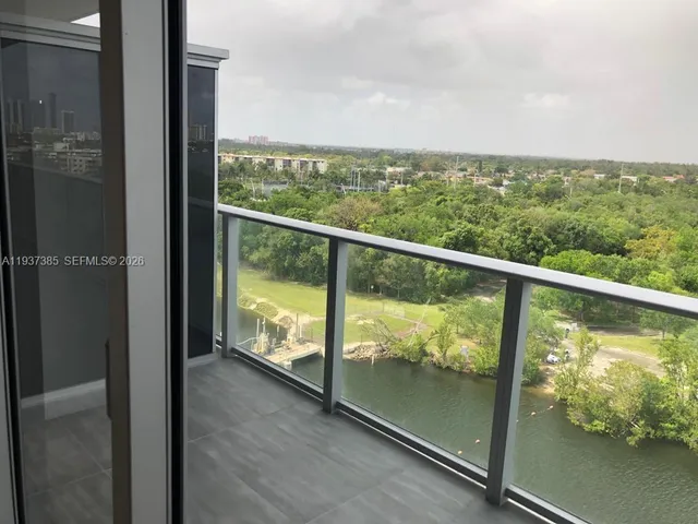 $3,700 | 16385 Biscayne Boulevard, Unit 1005, North Miami Beach, FL 33160