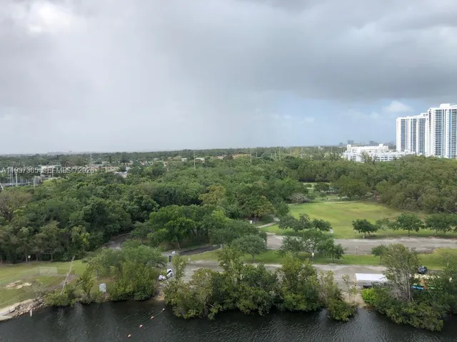 $3,700 | 16385 Biscayne Boulevard, Unit 1005, North Miami Beach, FL 33160