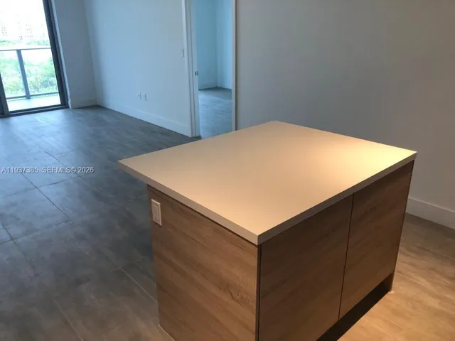 $3,700 | 16385 Biscayne Boulevard, Unit 1005, North Miami Beach, FL 33160