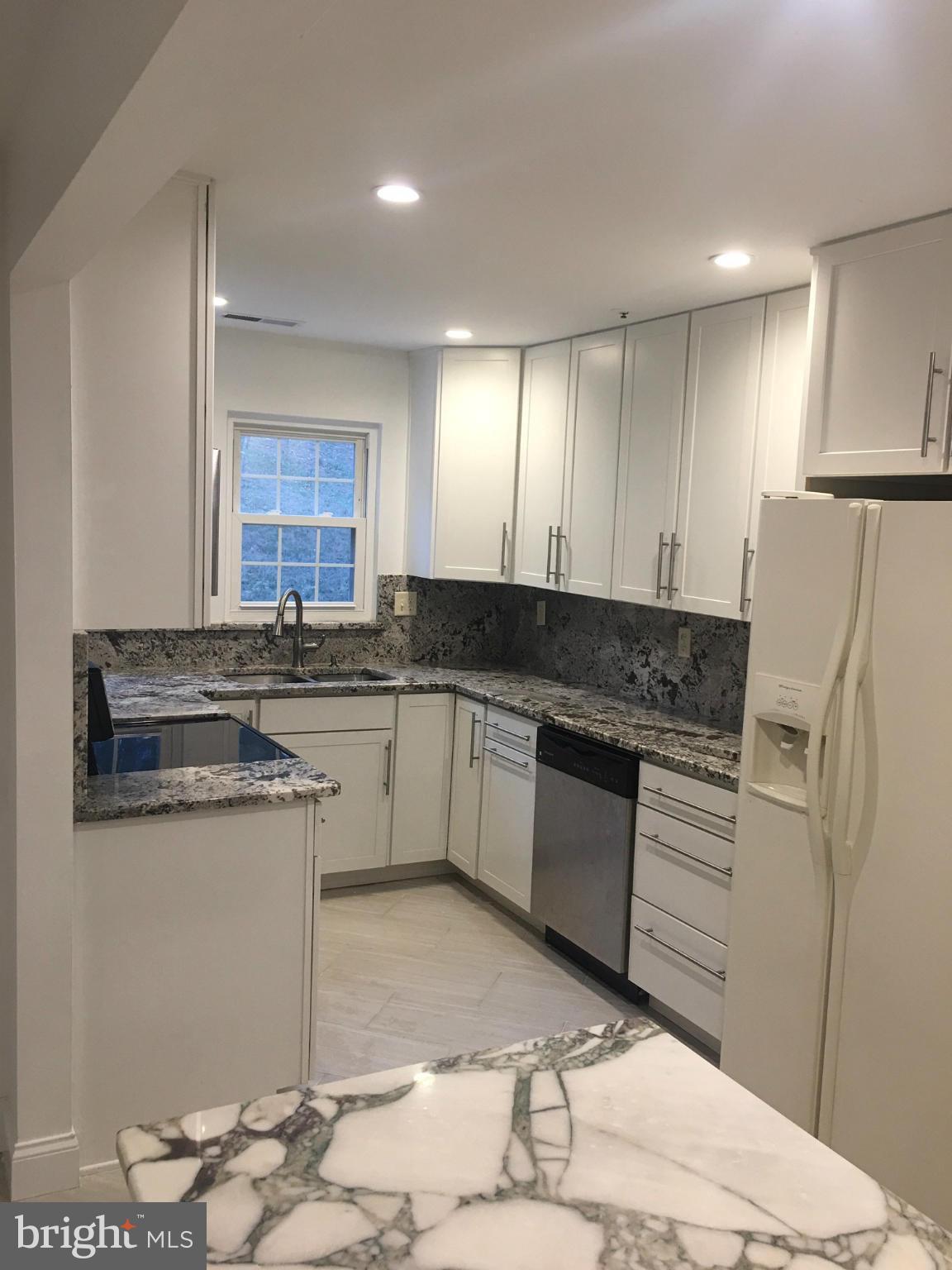 8390 Montgomery Run Road, Unit B Ellicott City, MD 21043 - Photo 4 of 30 Kitchen