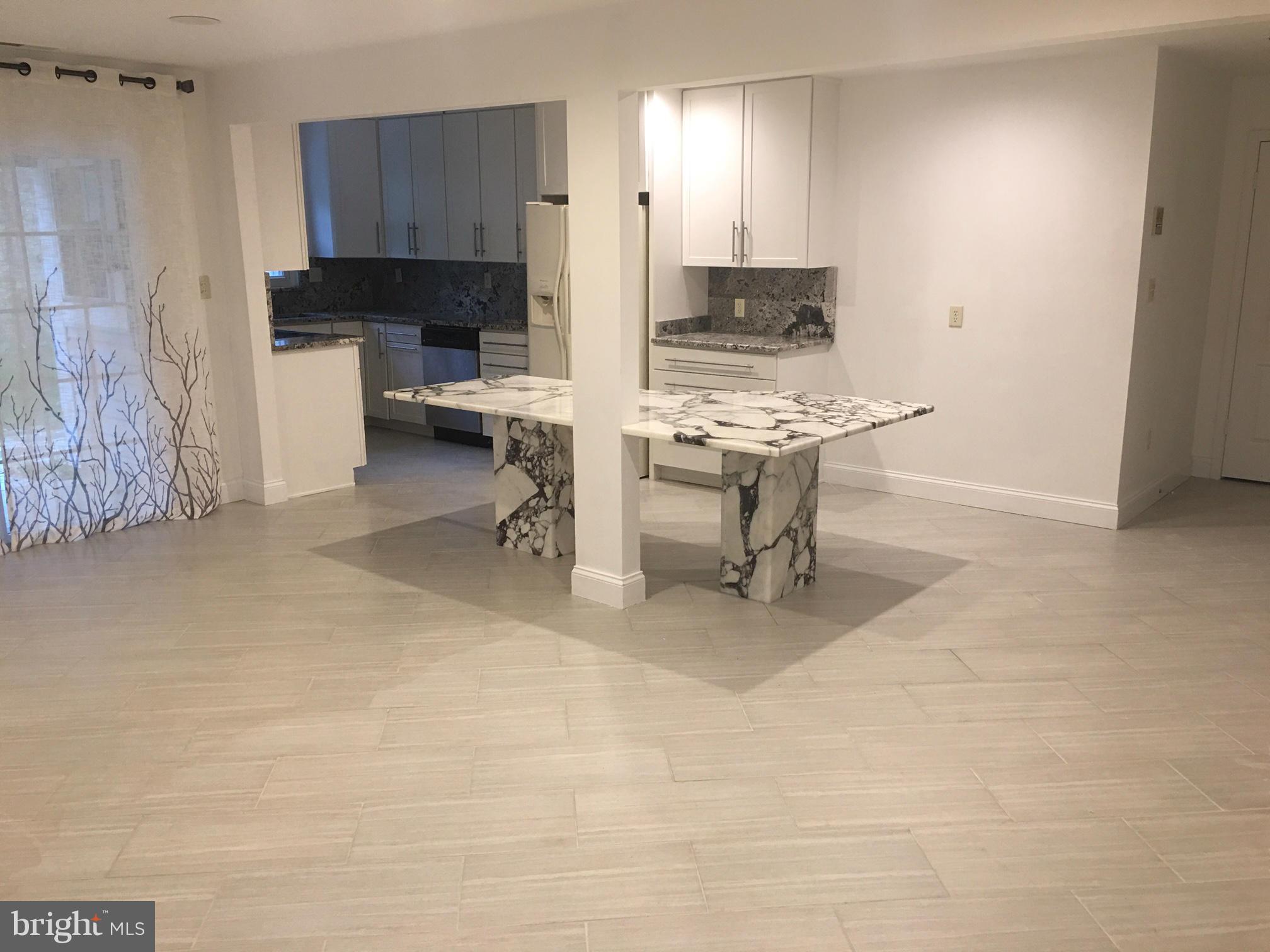 8390 Montgomery Run Road, Unit B Ellicott City, MD 21043 - Photo 10 of 30 Living Room