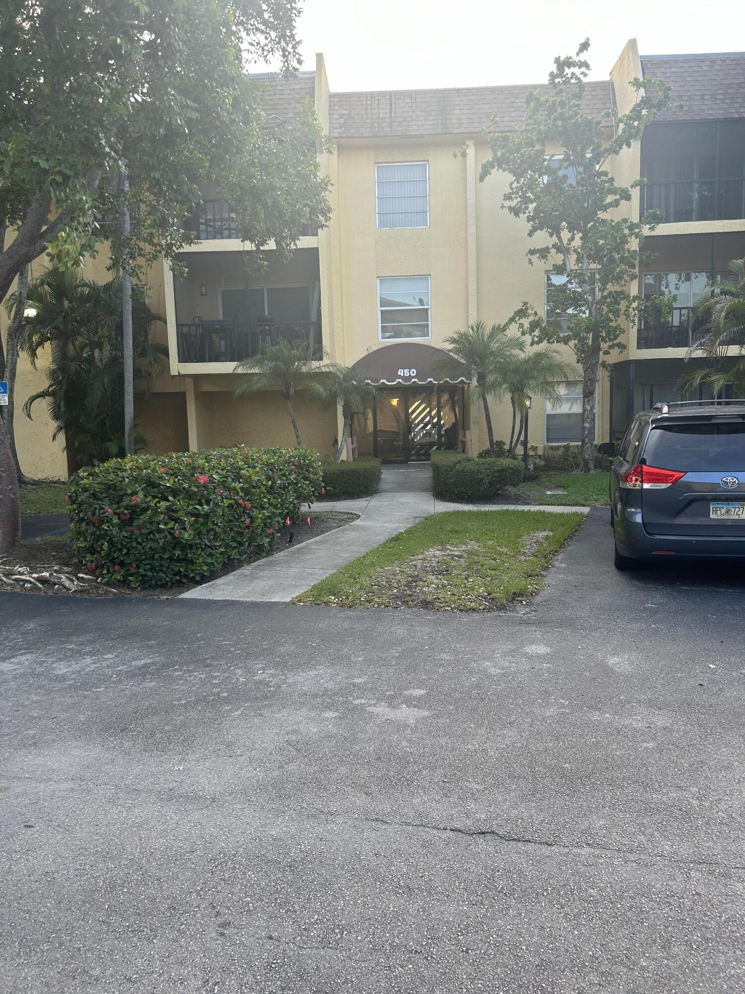 450 Northwest 20th Street, Unit 202 Boca Raton, FL 33431 - Photo 2 of 10 Building Exterior