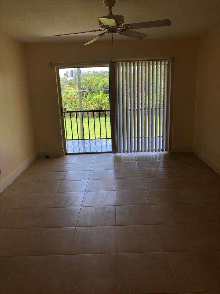 450 Northwest 20th Street, Unit 202 Boca Raton, FL 33431 - Photo 7 of 10 Living Area