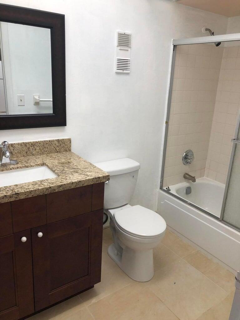 450 Northwest 20th Street, Unit 202 Boca Raton, FL 33431 - Photo 9 of 10 Guest Bath