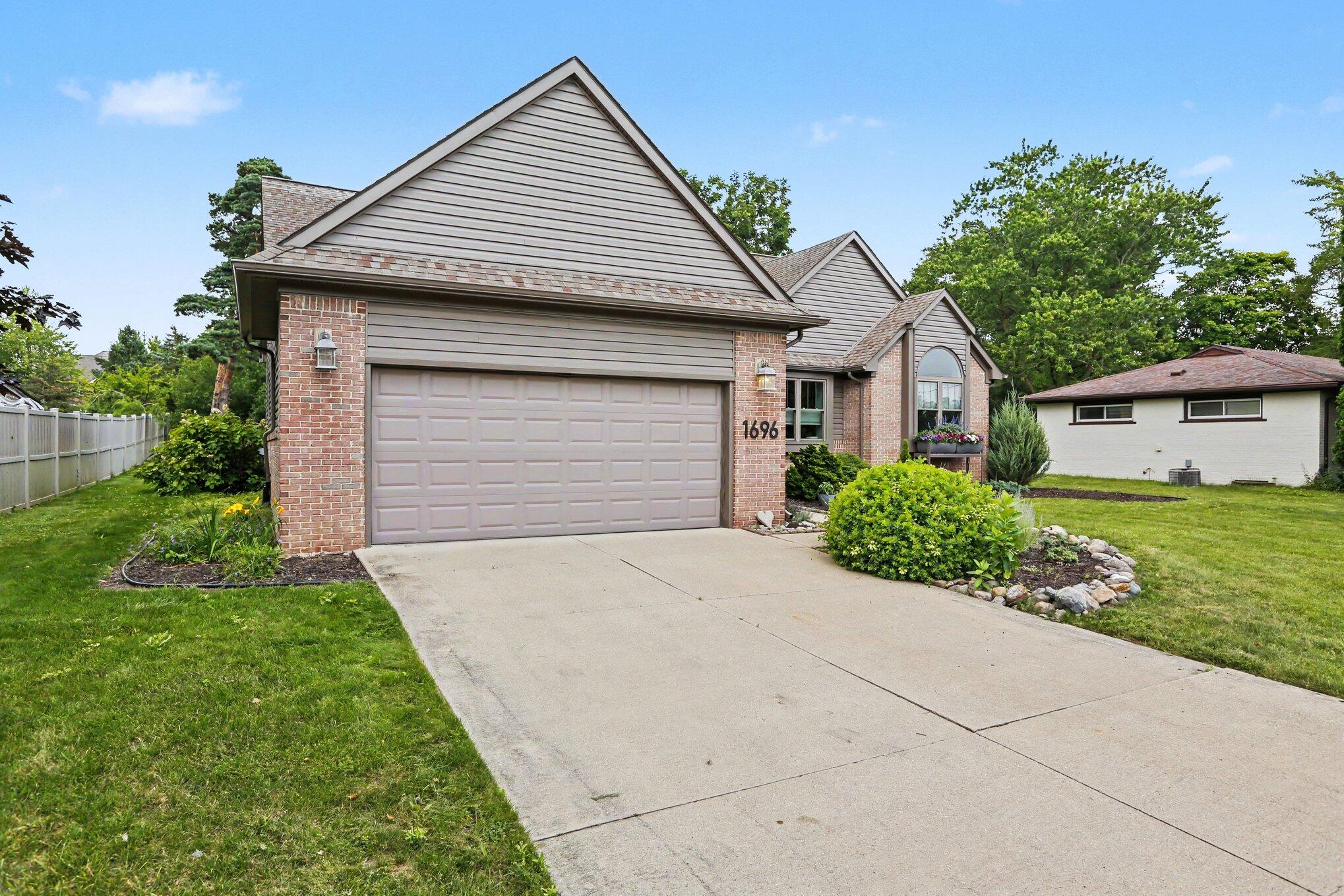 1696 West Ellsworth Road Ann Arbor, MI 48108 - Photo 2 of 37 002_file_9973