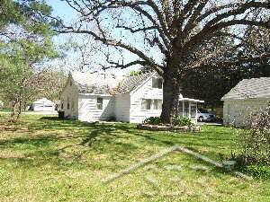 3280 East Moore Road Saginaw, MI 48601 - Photo 5 of 10 20063816-4.JPG