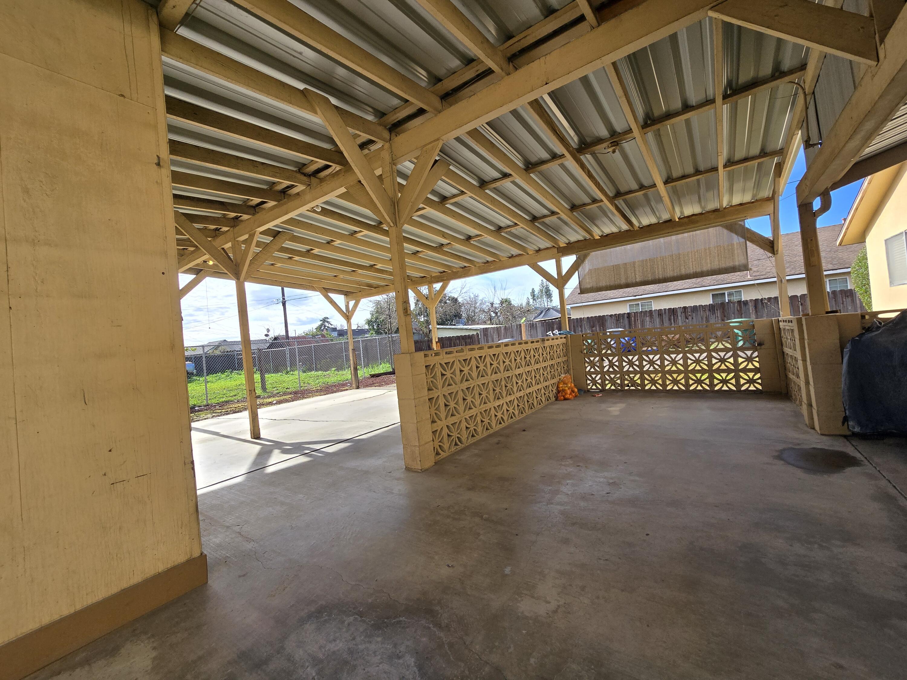 2222-2224 11th Street Reedley, CA 93654 - Photo 7 of 11 a view of an empty room