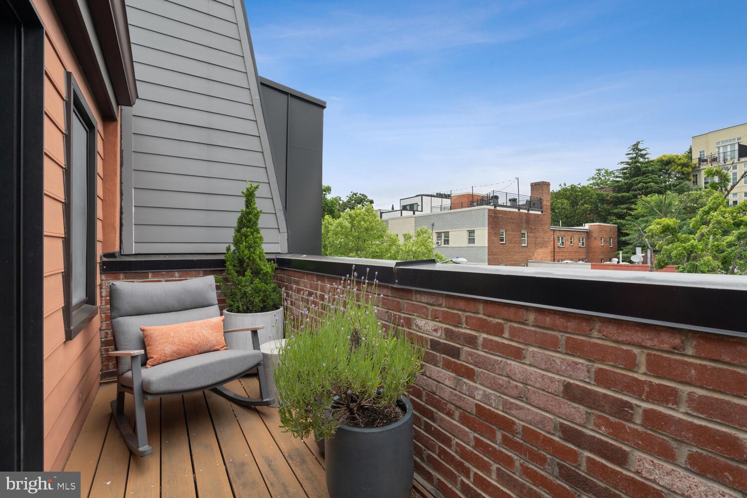 2242 Ontario Road Northwest, Unit 3 Washington, DC 20009 - Photo 11 of 20